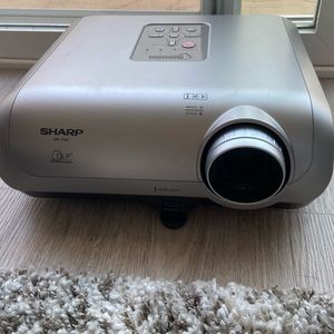 Notevision Sharp Projector